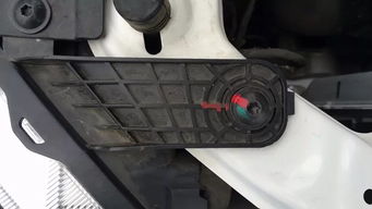 陸風新車大燈線未接，車主質(zhì)疑車輛被私自維修，經(jīng)銷商推責引發(fā)爭議